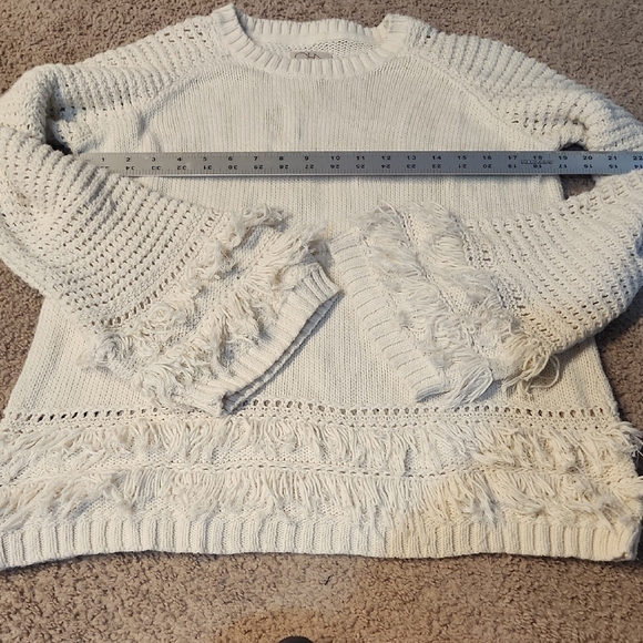 Women's Cream Sweater with Fringe Detail - Picture 4 of 5